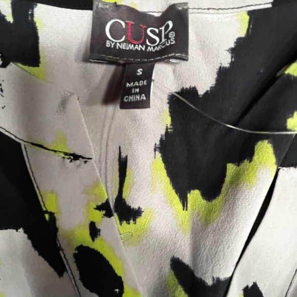 CUSP by Neiman Marcus Printed Blouse- NEW without tags, size S - Picture 2 of 4